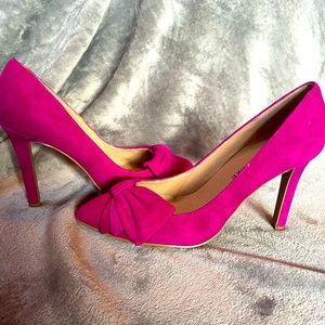 Beautiful Audrey Brooke pink suede heels